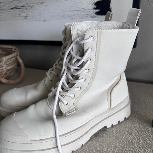 Cream Colored Zara Fleece Lined Combat Boots - Picture 2 of 7